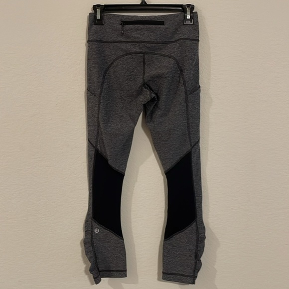 Lululemon Women’s Leggings Size 4 Grey Pace Rival 22” Stretch Spandex Workout - Picture 4 of 17